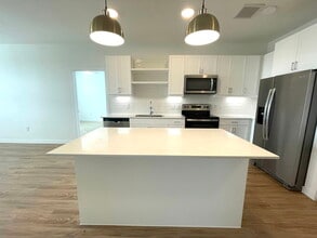 Building Photo - 1101 Abbeyglen Castle Dr