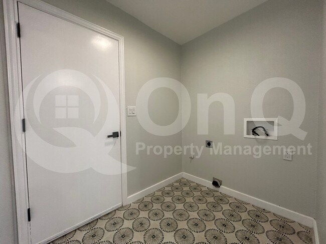 Foto del edificio - 608 High Meadow Dr