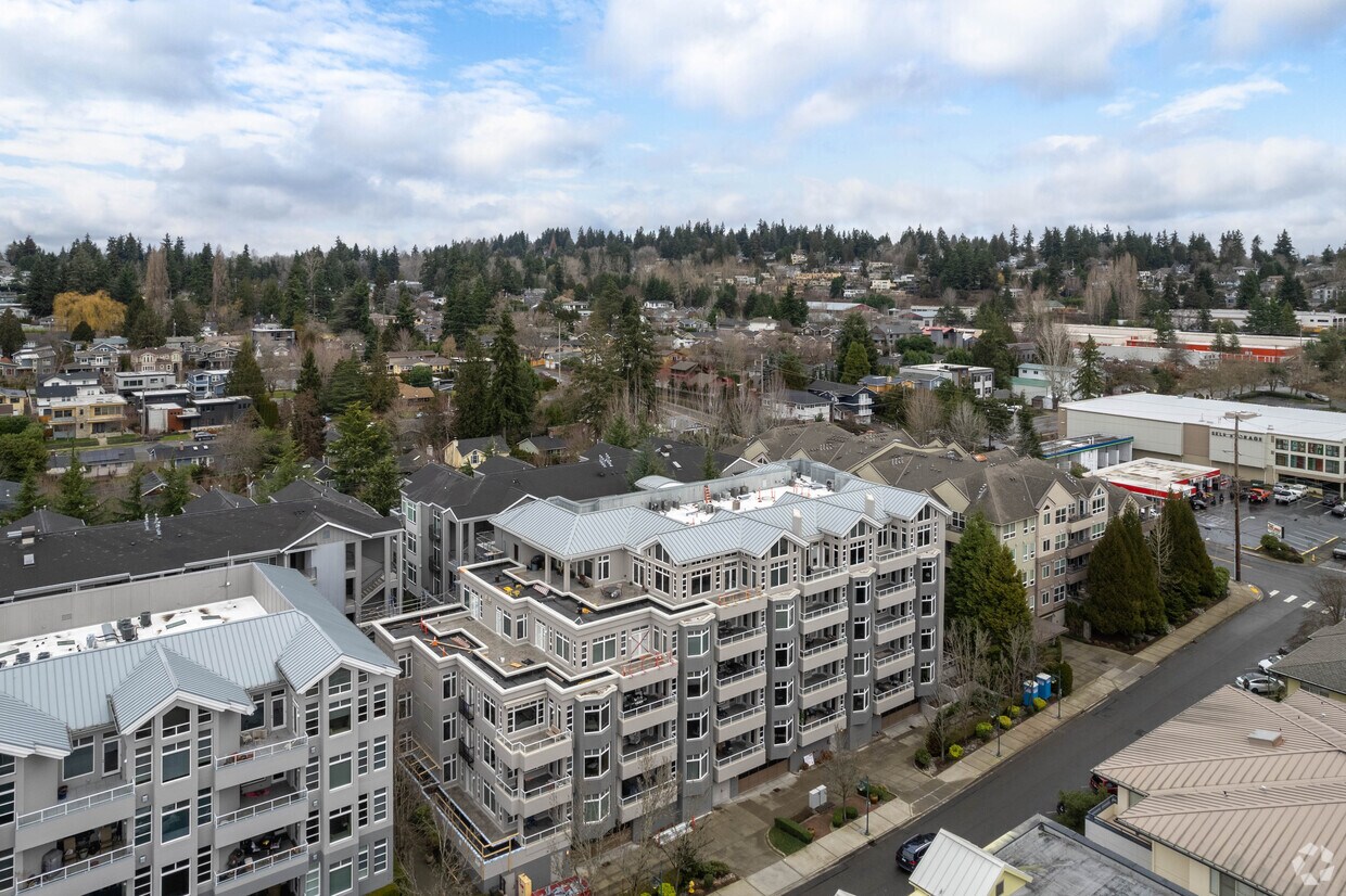 Exterior - 520 6th Ave