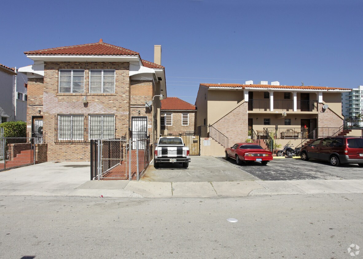 Foto del edificio - 423-427 NE 27th St