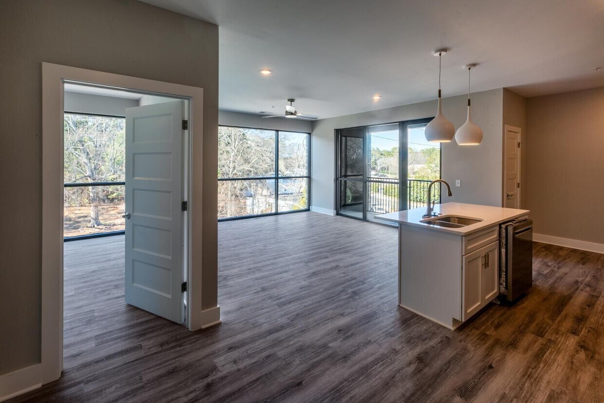 Foto principal - 400-402 E Chatham St
