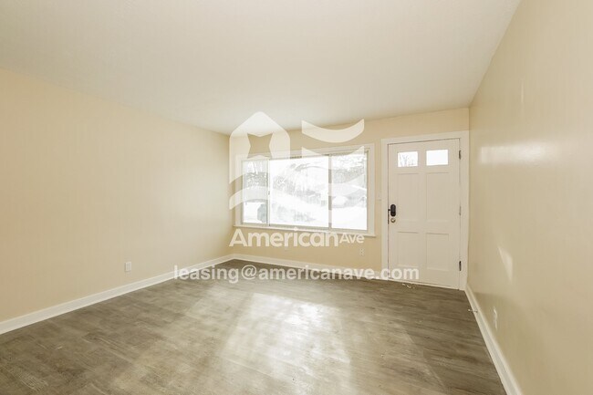 Foto del edificio - 321 Rexford St