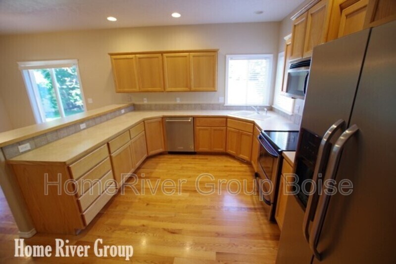 Primary Photo - 1726 W Apgar Creek Dr