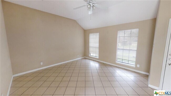 Foto del edificio - 2406 Timberline Dr