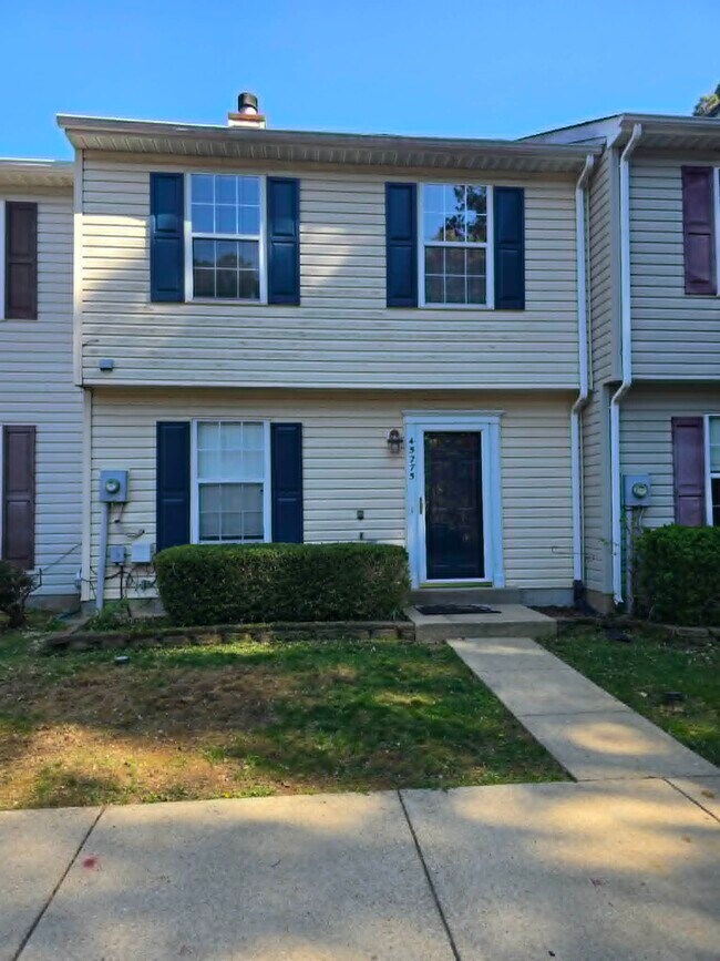 Foto del edificio - 45275 Elkton Ln