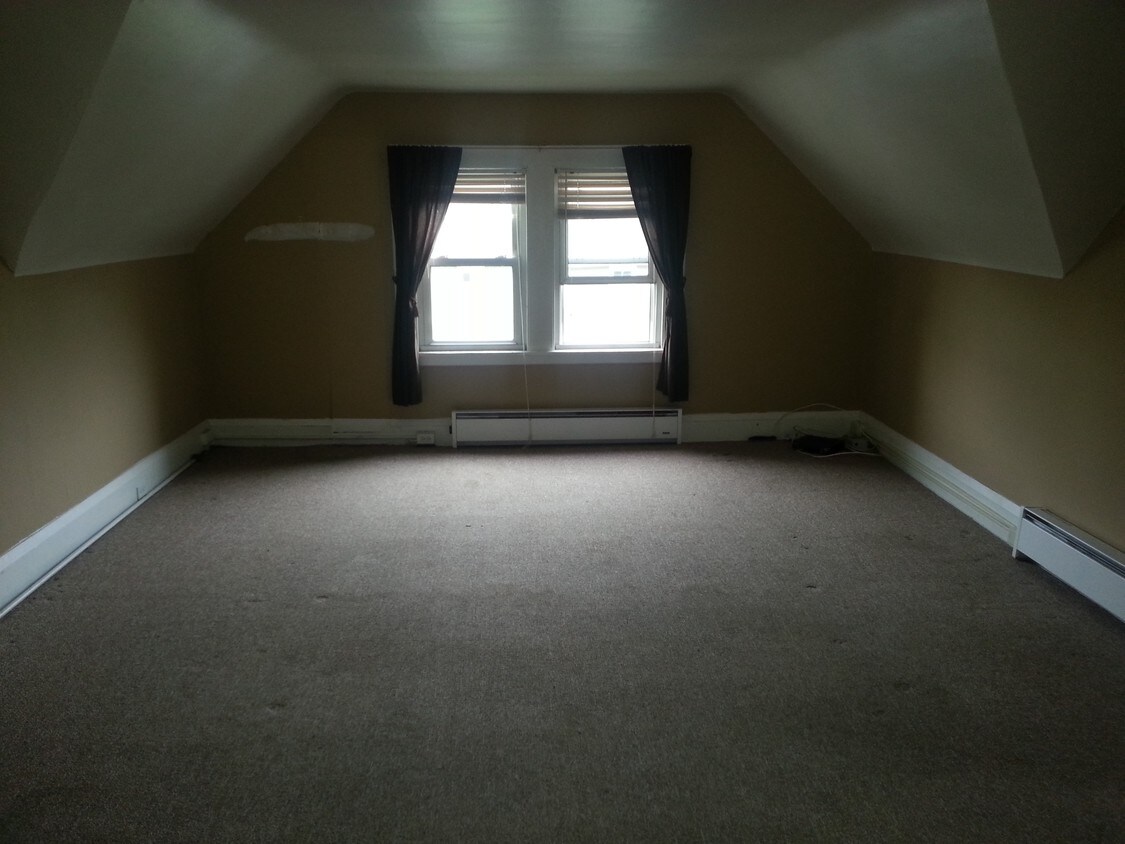 Primary Photo - 1235 Nicholson Ave