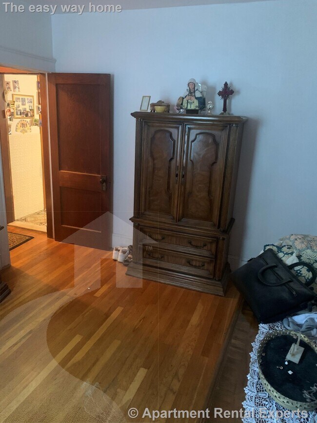 Building Photo - Watertown 2 Bedroom - Parking Included