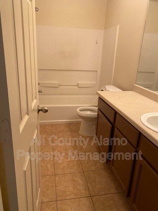 Building Photo - 10611 Mathom Landing