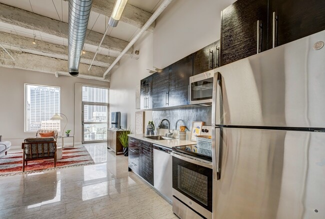 Building Photo - Thurman Lofts