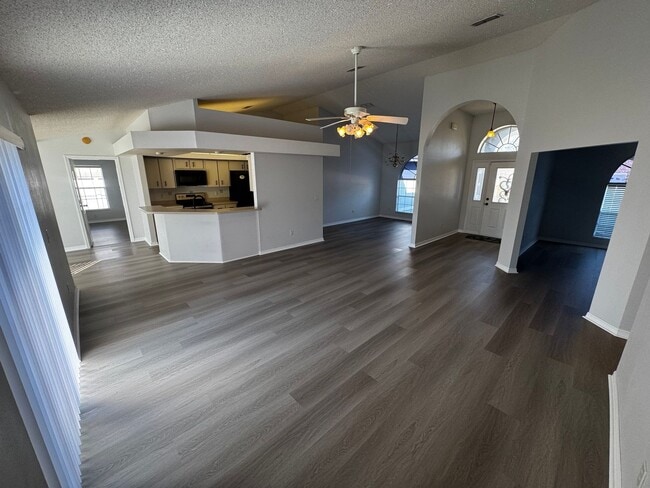 Building Photo - ? Move-In Ready 3/2/2 Near Ocala – Nearly 2,000 Sq Ft & Beautifully Updated! ?
