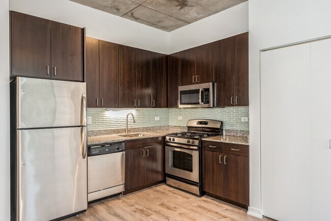 Building Photo - 235 W Van Buren St