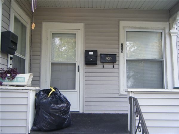 2 br, 1 bath - 715 E North St B - 2 br, 1 bath  - 715 E North St B