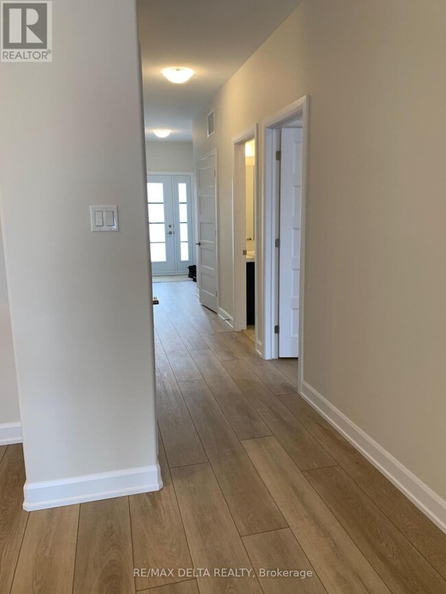 Building Photo - 928 Chablis Cres
