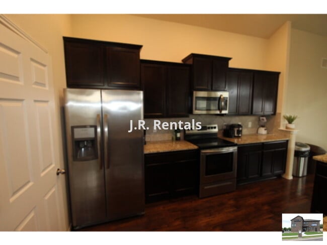 Building Photo - 1406 Lubbock Dr