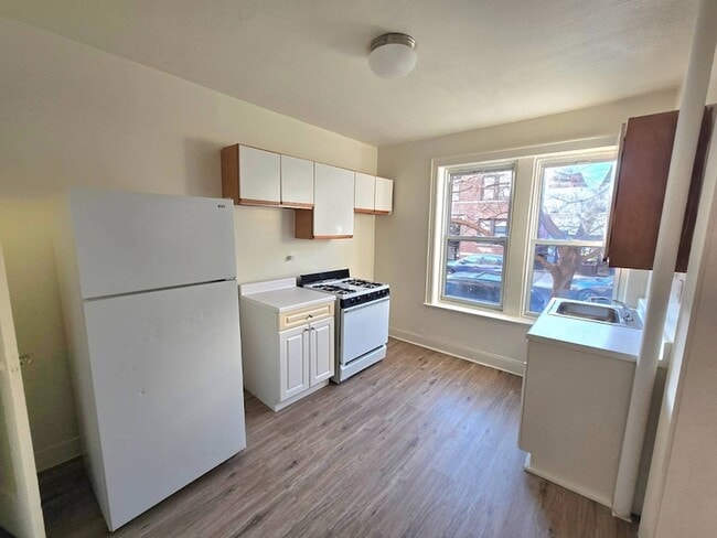 Building Photo - 40-21 67th St