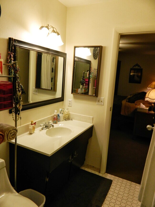 Bath - 1410 South 5th Avenue