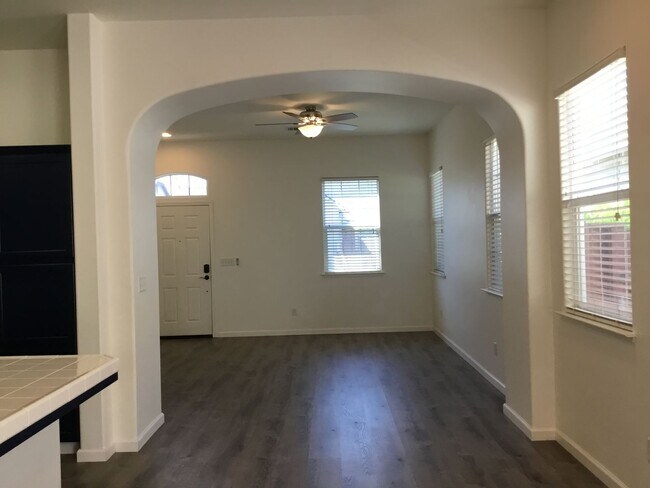 Foto del edificio - 637 W Fontaine Ln
