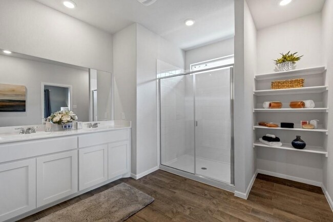 Building Photo - 308 Deserado Dr