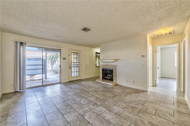 Foto del edificio - 221 N Lamb Blvd