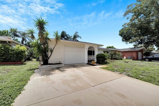 Building Photo - 2127 Scotland Dr