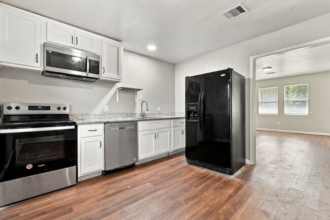 Foto del edificio - 3709 E 27th Pl