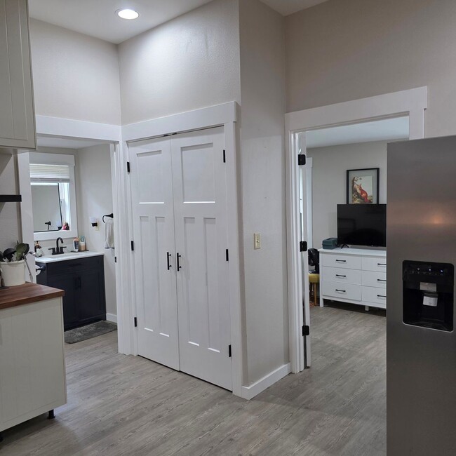 Foto del edificio - Remodeled 2 Bedroom, 1 Bath Home