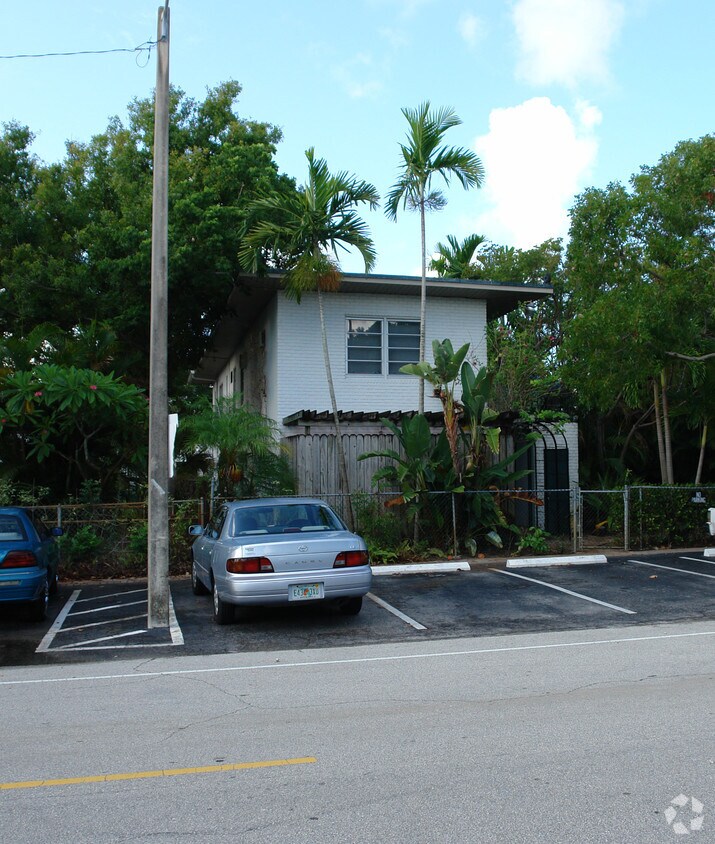 Primary Photo - 612 SE 6th St