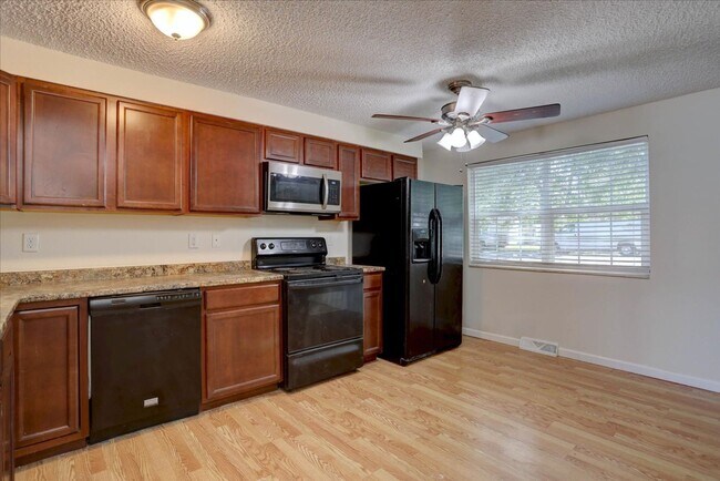 Foto del edificio - 2+ bedrooms 2.5 bathrooms
