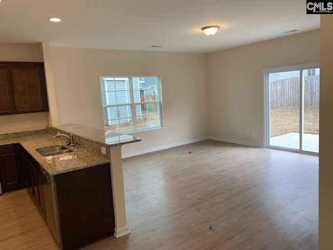 Foto del edificio - 960 Bergenfield Ln