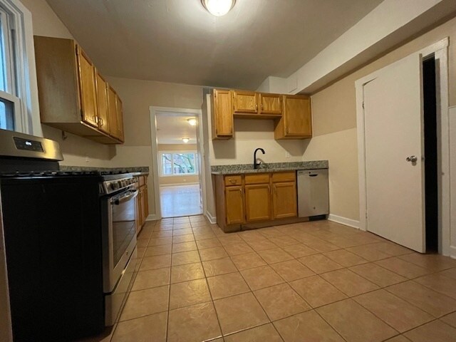 Foto del edificio - 3421 N Bell Ave