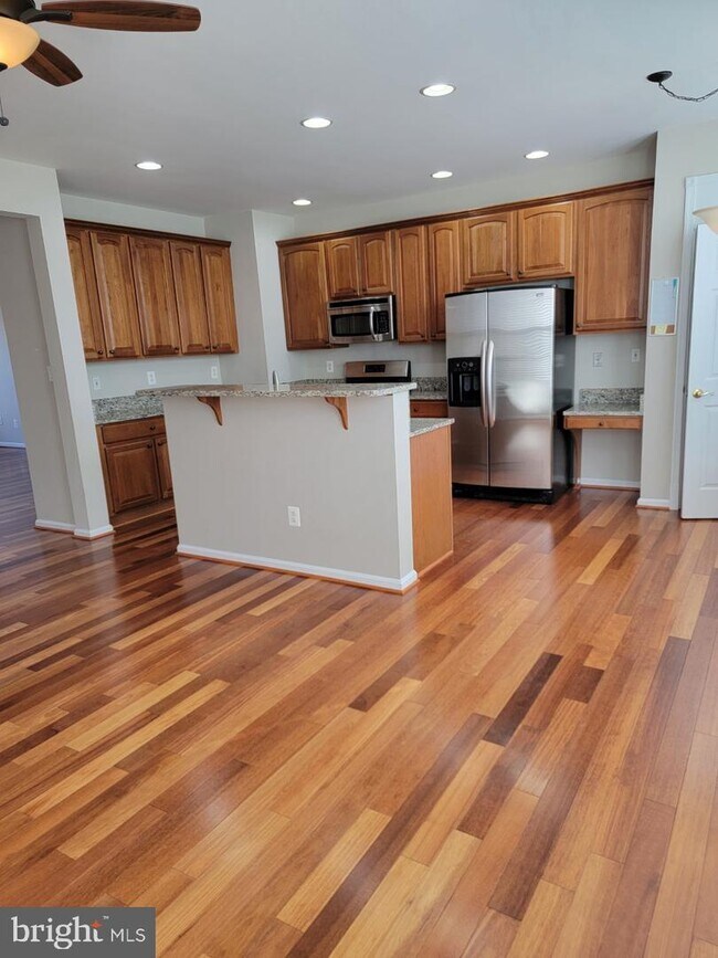 Building Photo - 43113 Forest Edge Square
