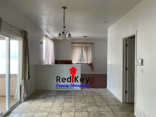 Foto del edificio - Fermin Ln Single Family Home