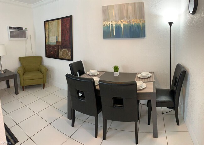 Building Photo - 2 br, 1 bath  - 913 NE 18th Ave Apt 123