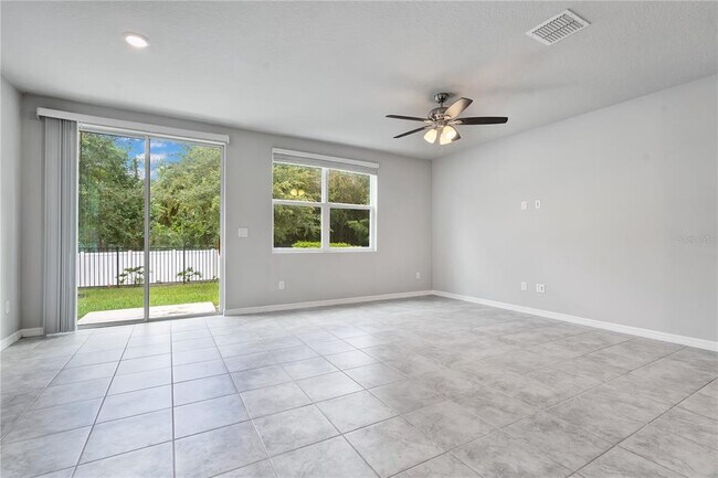 Foto del edificio - 1562 Grand Rue Dr