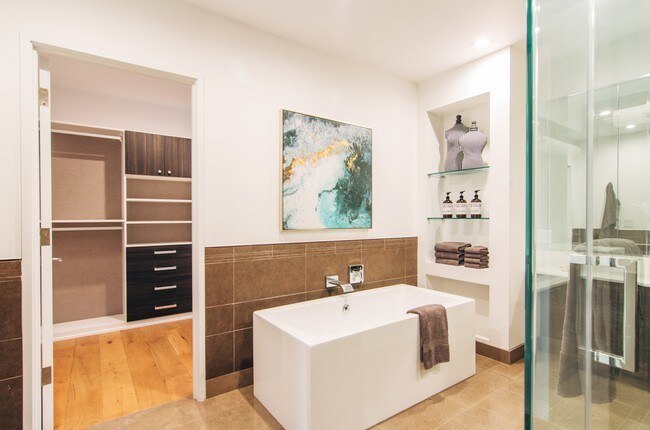 Master Bath - 1035 Figueroa Terrace