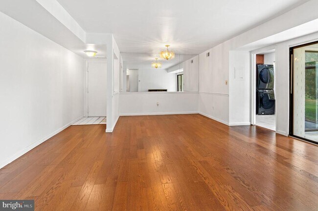 Foto del edificio - 5482 Cedar Ln