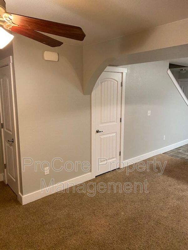 Building Photo - 9862 W Rosecroft Ct