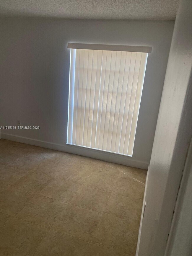 Foto del edificio - 7201 Miami Lakes Dr