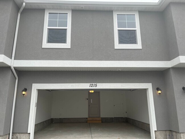 Building Photo - Brand New Townhome in Payson