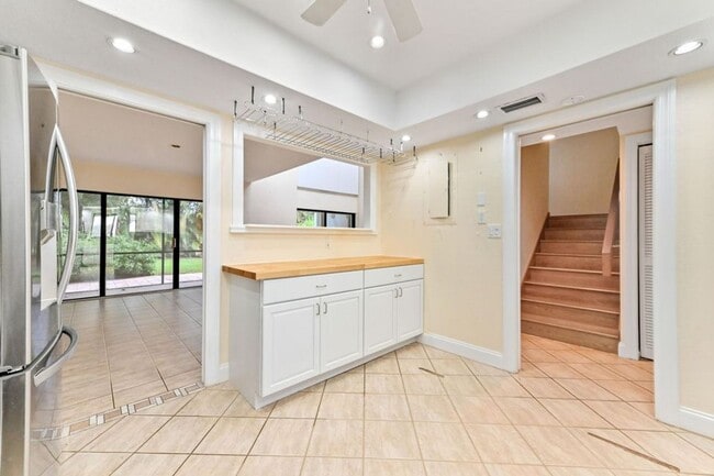 Photo - 1900 Presidential Way House