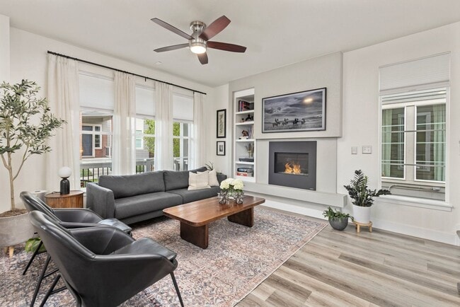 Foto del edificio - Vibrant 3-bed 3-bath Home in Westminster!!...