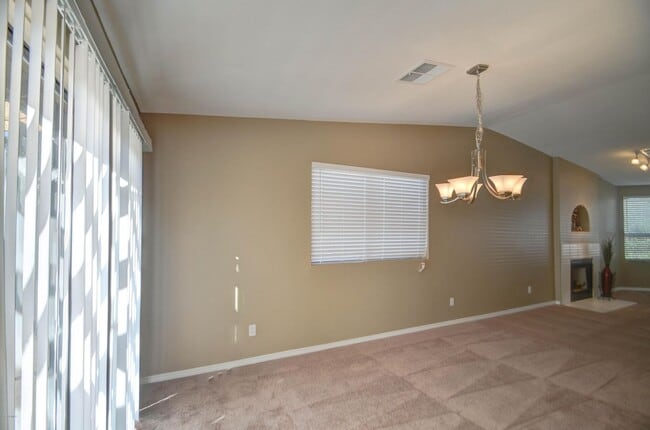 Building Photo - 3-Bed 2Bath Single-Family Home