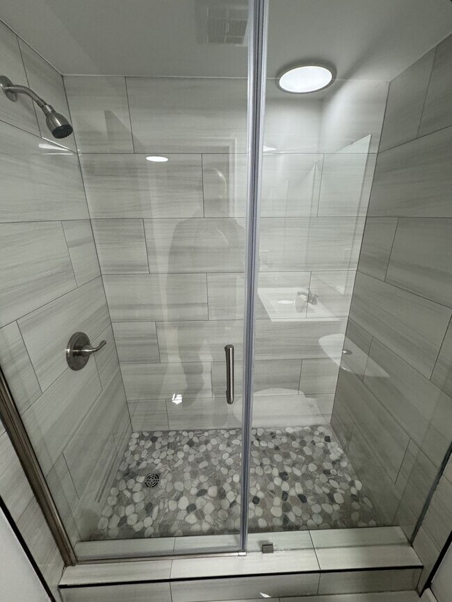 Foto del edificio - Luxury Living at Z on Plymouth – 1,000 SF Two-Bedroom Residence