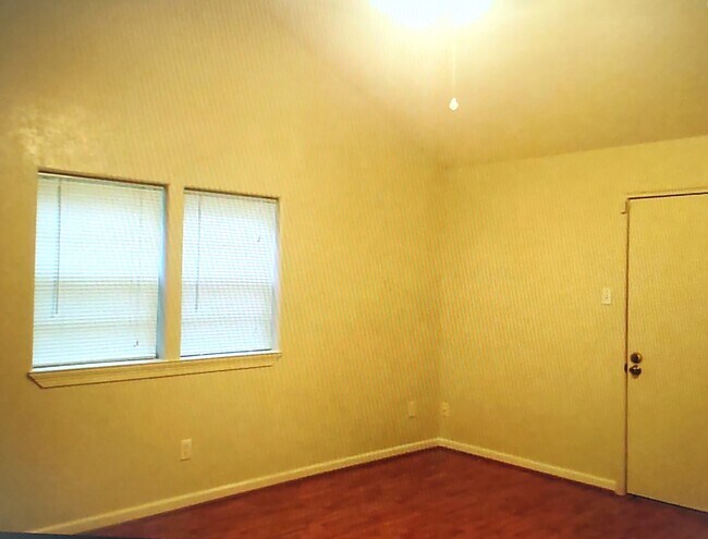 Building Photo - 3775 Acorn Circuit