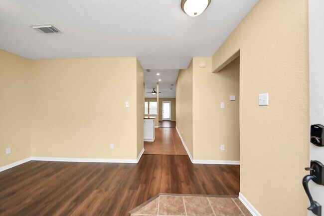 Foto del edificio - 2222 Summit Meadow Dr