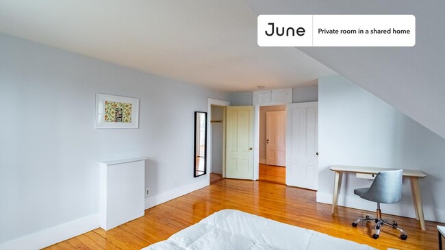 Building Photo - Private bedroom in 5 bed/2.5 bath Home