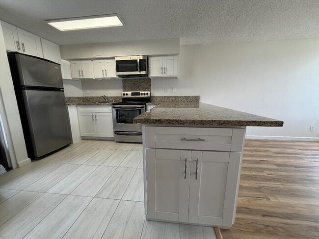 Photo - To register for the showing time, note the 4 digit code: 6041 and click "APPLY NOW."(mobile:orang... House