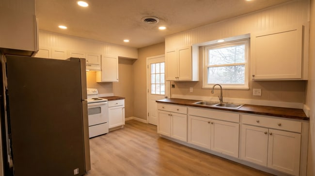 Building Photo - 2904 Patrick Ave