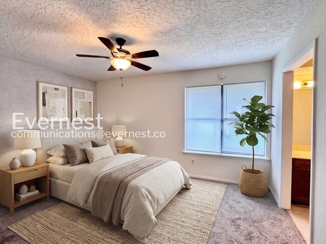 Building Photo - Spacious 4 Bed, 2 Bath Home with Fenced Yard and Two-Car Garage | Pet friendly | Available Now!