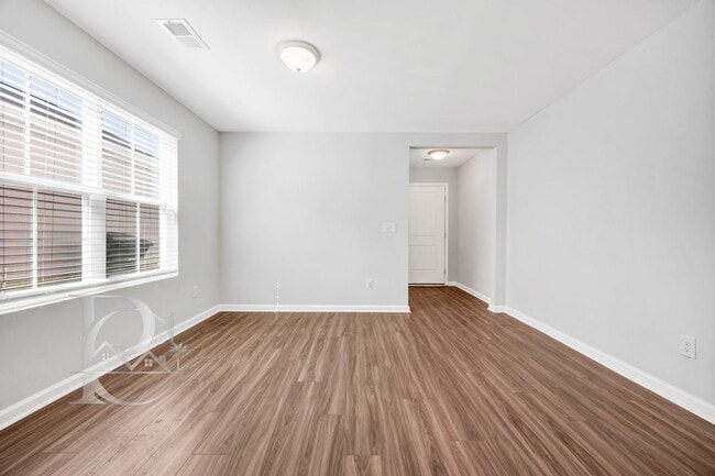 Foto del edificio - PRIMARY SUITE ON MAIN LEVEL